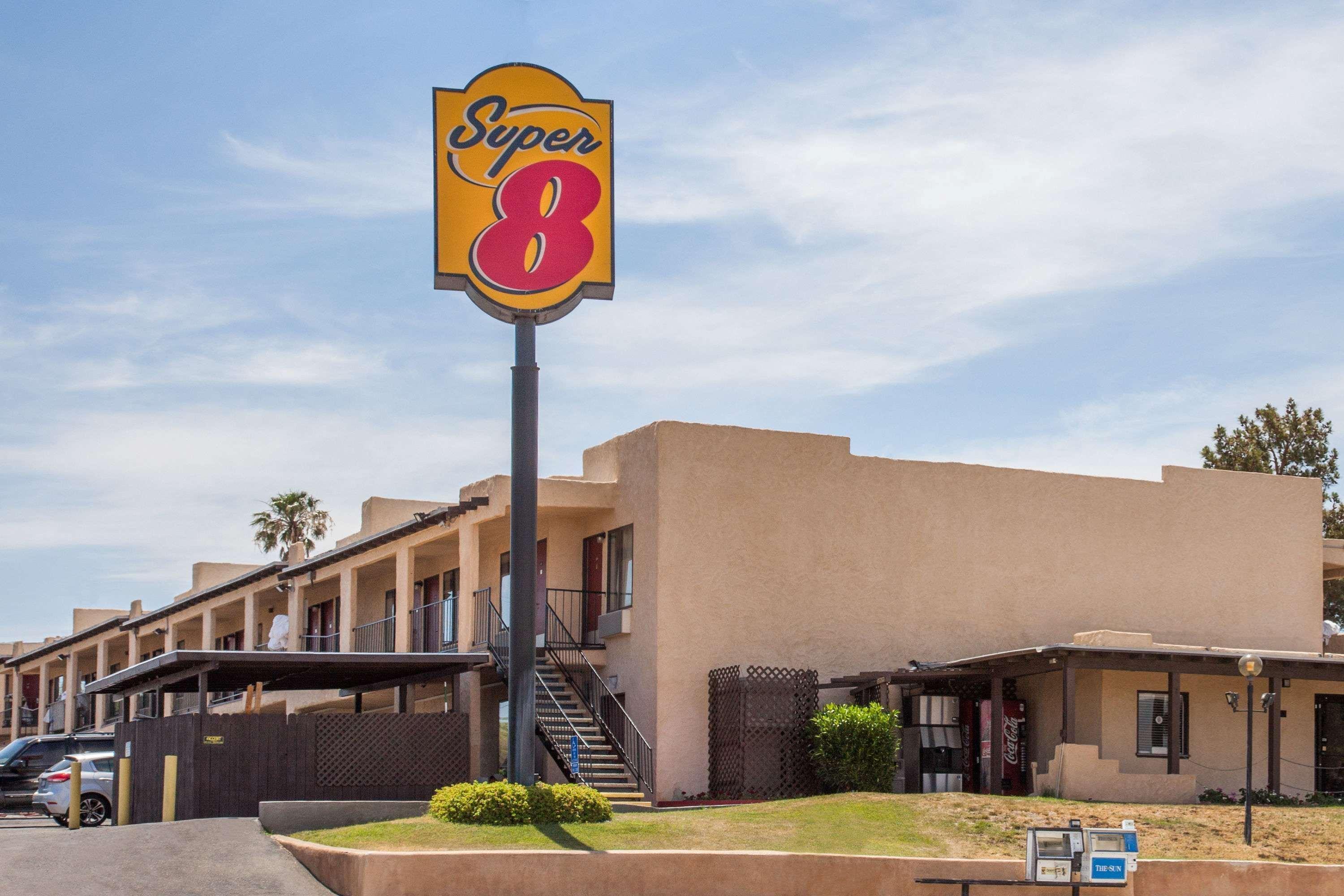 Super 8 By Wyndham Barstow Otel Dış mekan fotoğraf